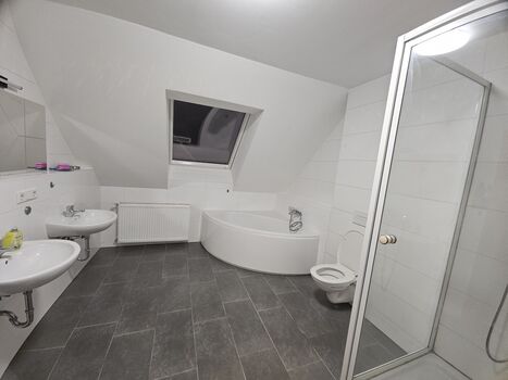 Moderne Wohnung Bild 3