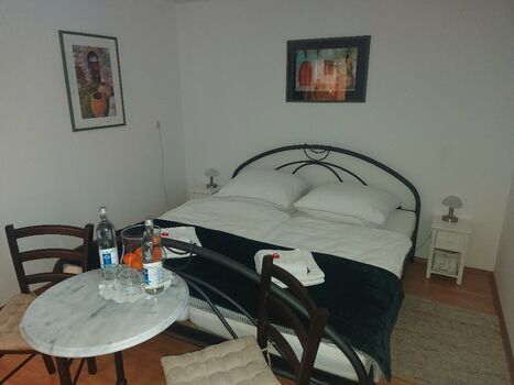 Kleine Zimmer mit eigenem Bad Bild 2