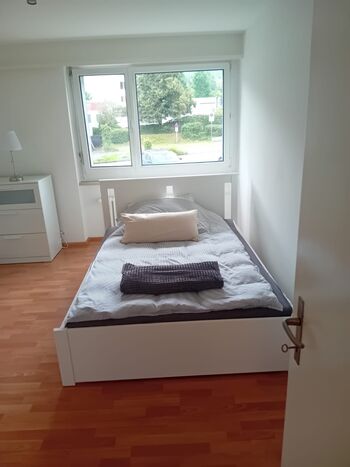 Freundlich möblierte WG-Zimmer oder komplette Wohnung Bild 3