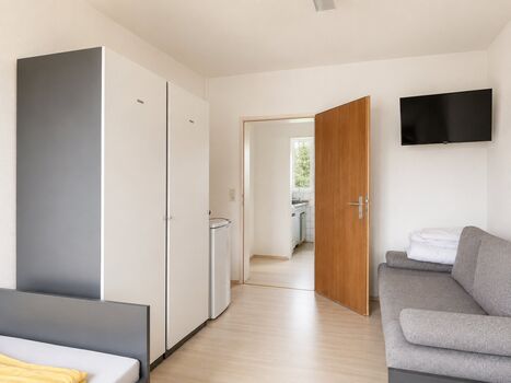 Parking + WiFi + TV + Kitchen • Monteurwohnung Emmendingen Bild 3
