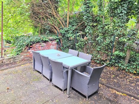 AMB Stays 4-Zimmerwohnung Parkplatz, 2-WC/Bad, Terrasse in Bremen