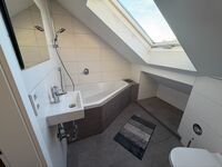 Bad mit Badewanne