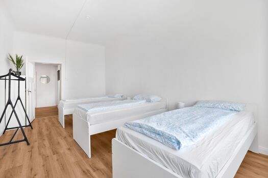 Apartment mit 2 Badezimmer, Küche, Balkon & Parkplatz