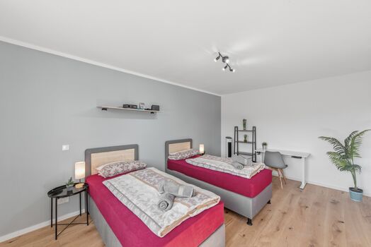 Ruhiges Einzelzimmer mit Schreibtisch – perfekt für konzentriertes Arbeiten