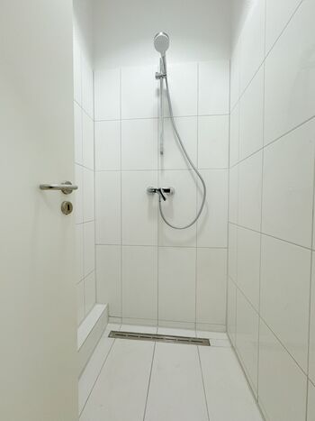 Moderne Monteurwohnung | WLAN | Küche | 6 Einzelbetten | Parkplatz | Bild 4