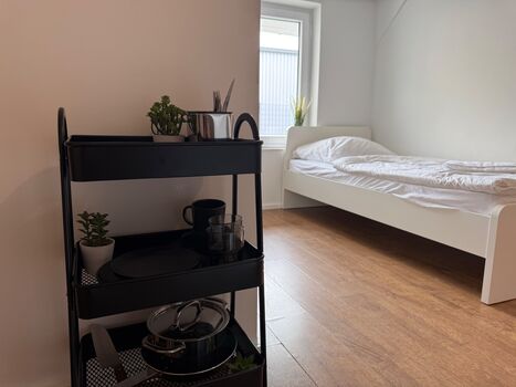 Moderne Einzel - und Doppelzimmer mit eigenem Bad und Gemeinschaftsküche Zdjęcie 4