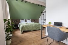 Schlafzimmer 4 mit Arbeitsplatz