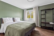 Schlafzimmer 2: Die zwei Boxspringbetten können in jedem Schlafzimmer als Einzel oder Doppelbetten gestellt werden