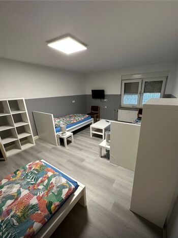 Dreibettzimmer mit Bad