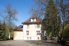 14 Parkplätze am Haus
