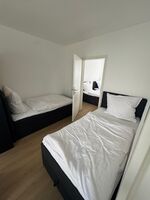 4 bequeme Boxspringbetten mit Hotelbettwäsche