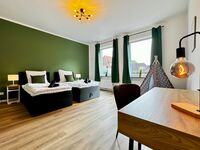 Monteurwohnung Emden | bis 8 Pers. | 4 Schlafzimmer | Parkplatz Bild 1