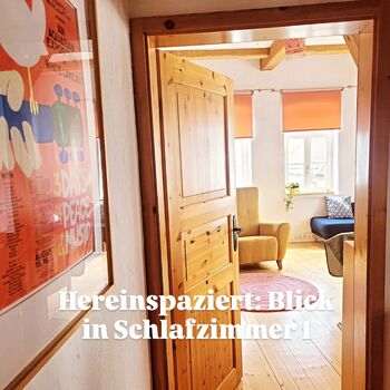Blick Eingang Wohnung in das große Zimmer