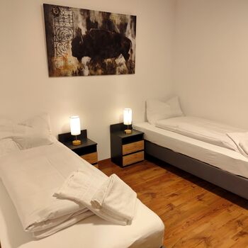 Voll möblierte ausgestatte 2 Zi-Whg für Langzeitaufenth.