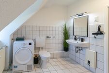 EasyCrew 2- NEU!! Ideal für 6 Pers, 3 Zimmer, Bettwäsche, Parken Bild 4