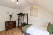 EasyCrew 2- NEU!! Ideal für 6 Pers, 3 Zimmer, Bettwäsche, Parken Bild 2