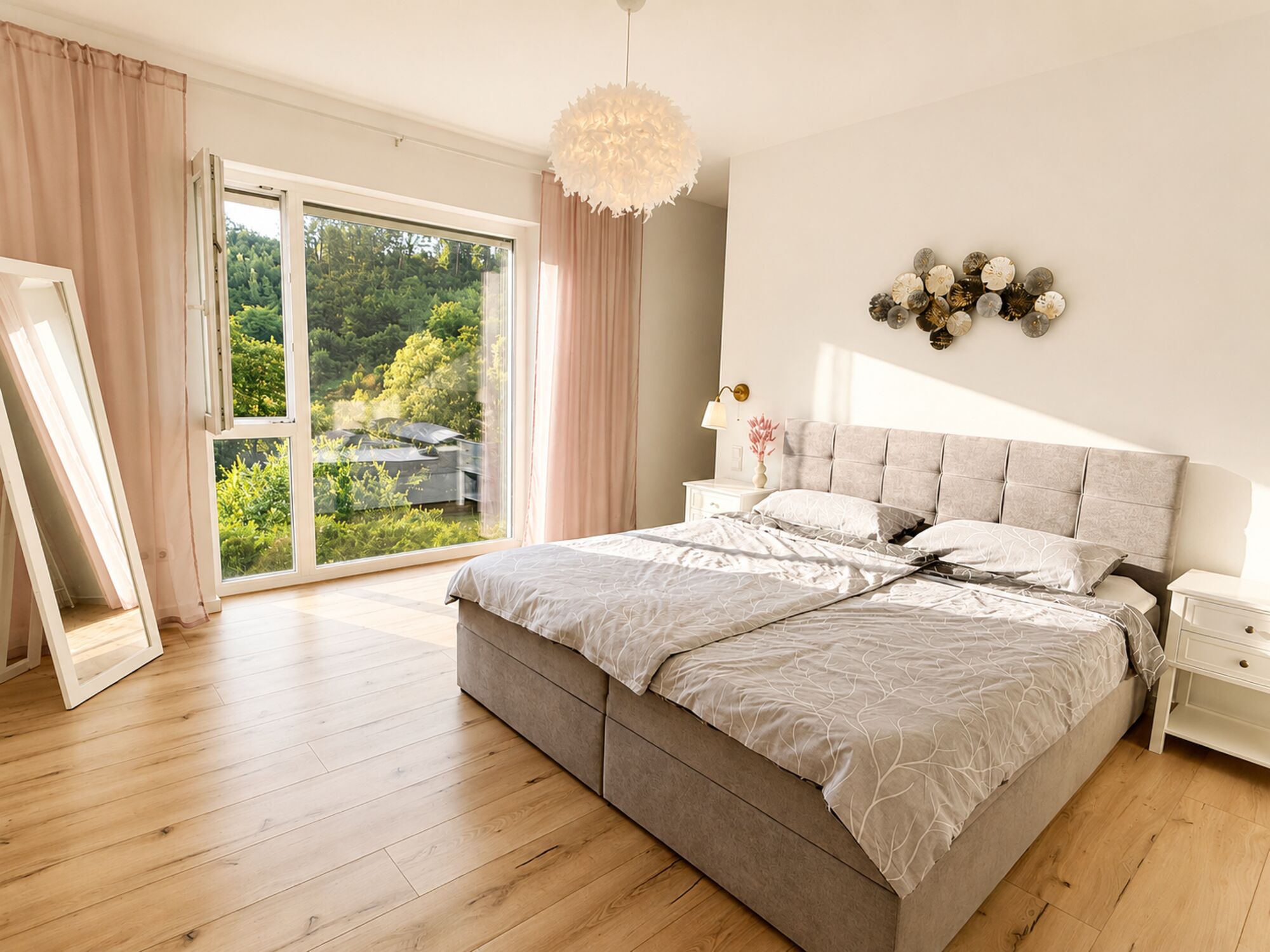 Schlafzimmer 1