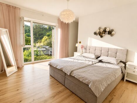 Schlafzimmer 1