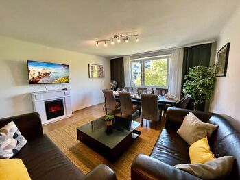 5 Zimmer Apartment mit 2 Badezimmern für 9 Personen