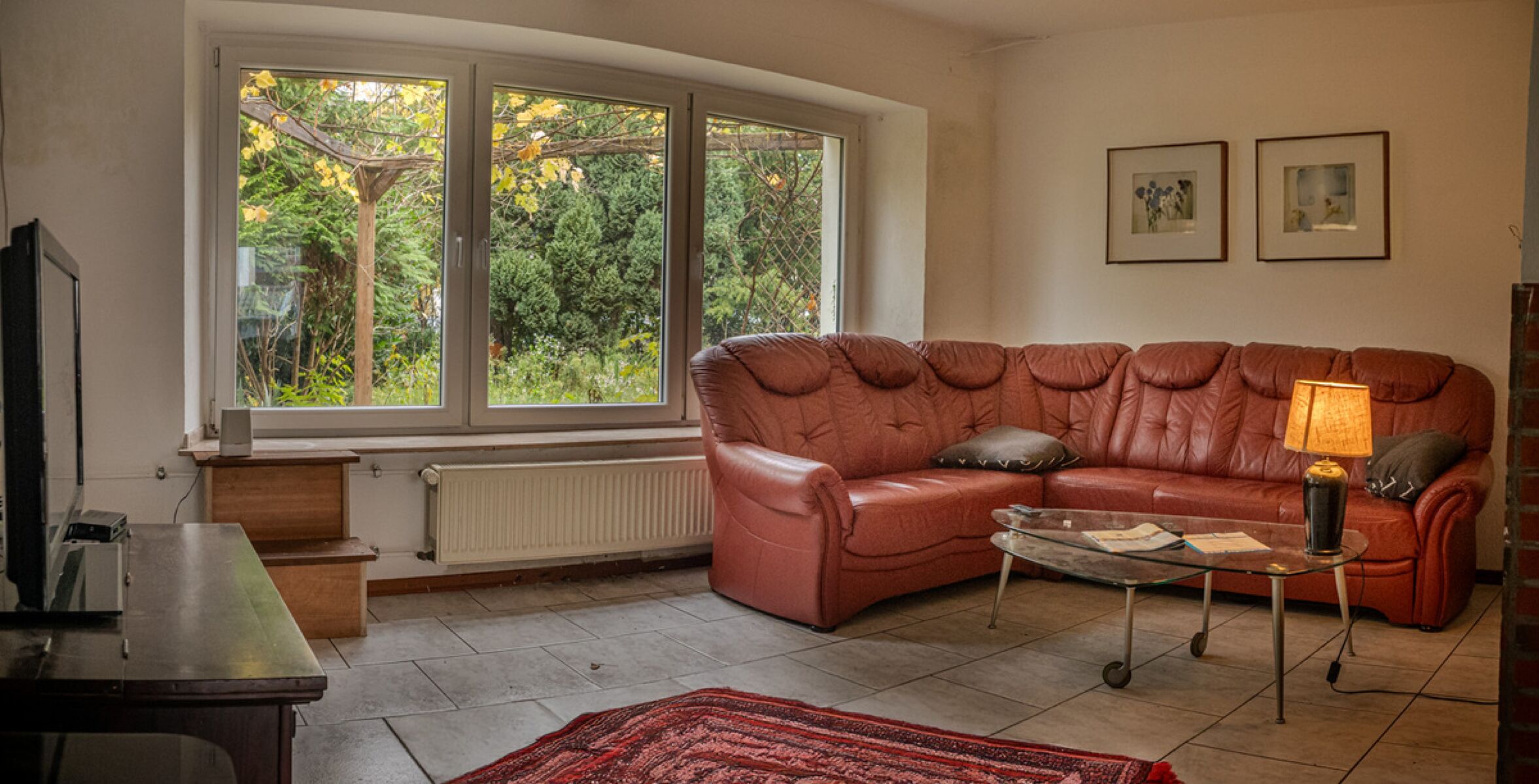 Aufenthaltsbereich mit Sat-TV