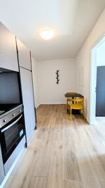 Urbanes Wohnen in Saarbrücken- vollmöbliert Neubau Bild 3