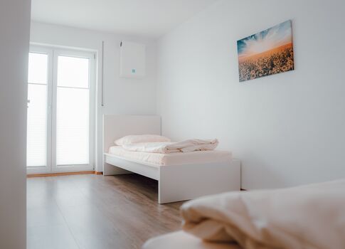 Schlafzimmer 1