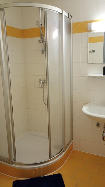 Badzimmer mit Dusche