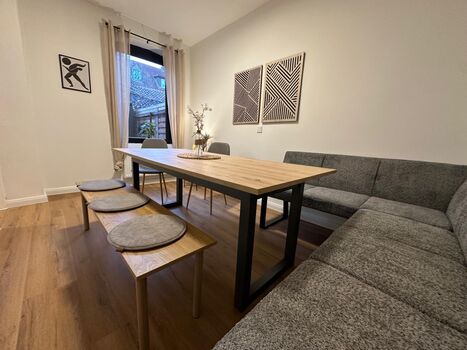 Teamhaus Lüneburg (bis zu 10 Personen, WIFI, Parken frei, Waschen)