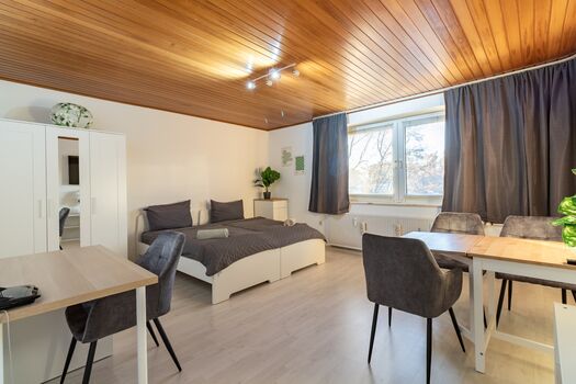 Helle, zentrale 4-Zimmer-Wohnung ca. 90 m² Zdjęcie 3