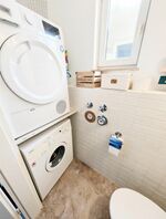 WC extra mit Waschmaschine Trockner