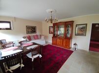 Wohnzimmer mit Schlafcouch mit zwei Ebenen