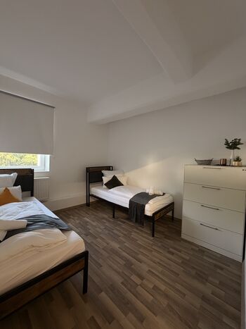 Großzügiges Doppelzimmer mit Stauraum