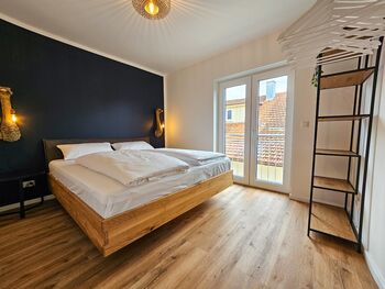 BETTER I modern apartment I Tischkicker Bild 2