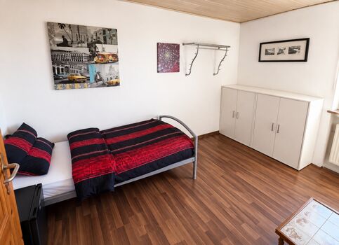 Monteurhaus / Unterkunft für bis zu 12 Personen – ab 9,50 Eu Bild 4