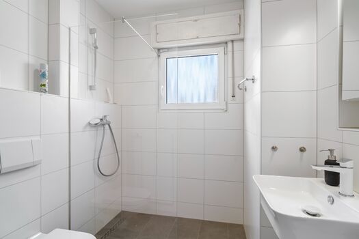 EasyApartments24 - Eigene Küche & Badezimmer! Bild 5