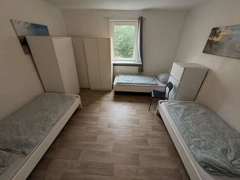 Kassel | 4 bis 10 Pers. | Einzel+ Doppelzimmer | TV | Küche | Internet Bild 2