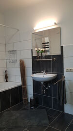 Bad mit Badewanne