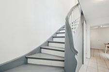 Ruhiges voll ausgestattetes Haus mit Terrasse Bild 1