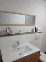 Gemeinschaftsbad im Appartement (beide Bäder mit gleicher Ausstattung)