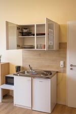 35 Zimmer (EZ/DZ) & 15 Apartments | WLAN | Küche | Zentrale Lage | Ruhig Picture 5