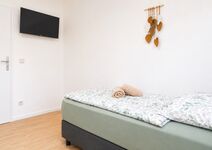 Ansicht zur Tür vom Schlafzimmer1 - Smart-TV