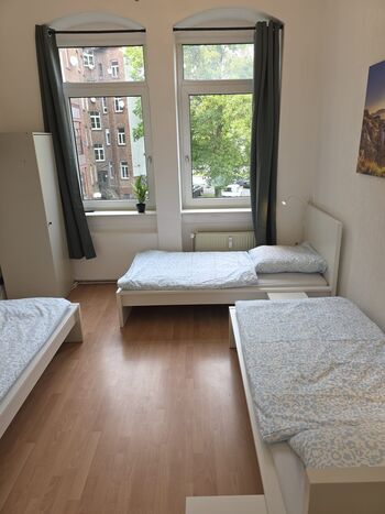 Kassel | bis zu 36 Monteurbetten | Smart TV | Küche | Internet Bild 2