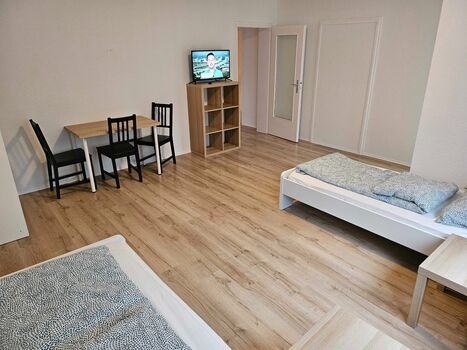 Schlafzimmer 1