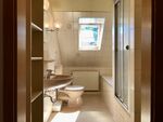Elbdeich: Badezimmer mit Dusche