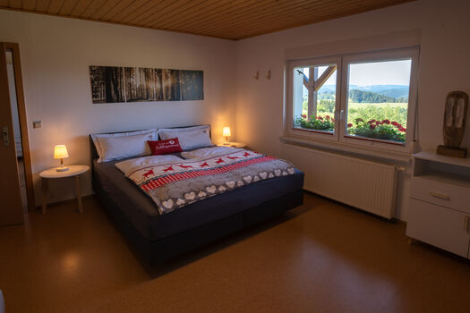 1. Schlafzimmer Doppelbett