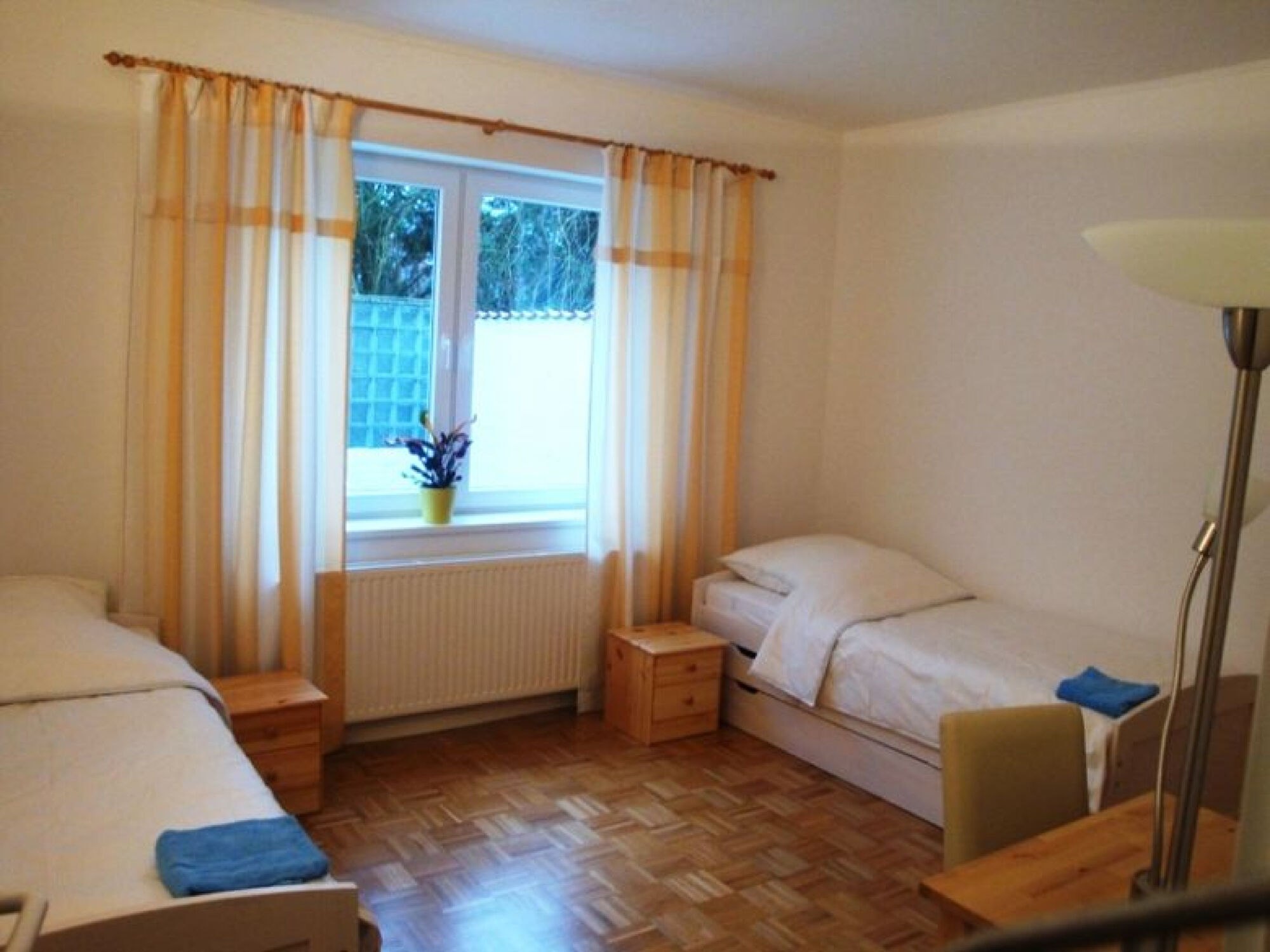 Zimmer 2 Paterre