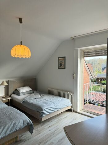 Monteur Wohnung Zimmervermietung Zdjęcie 4