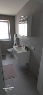 Zwei Häuser zur Vermietung mit großem Parkplatz vor dem Haus Bild 14