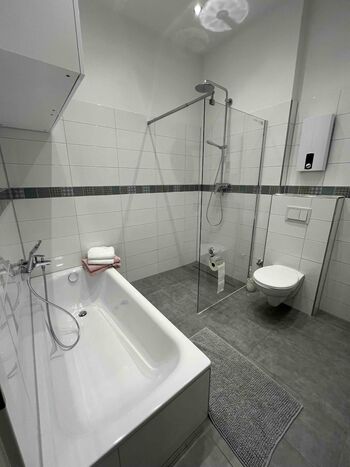 Moderne Wohnung auf Zeit mit sehr guter Verkehrsanbindung Obrázok 3