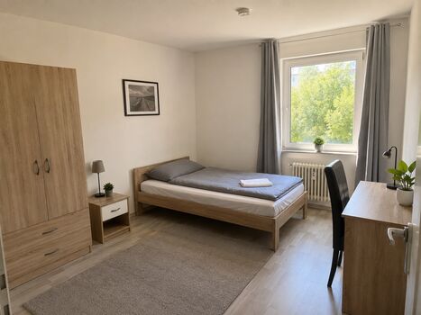 Einzelzimmer mit Arbeitsplatz